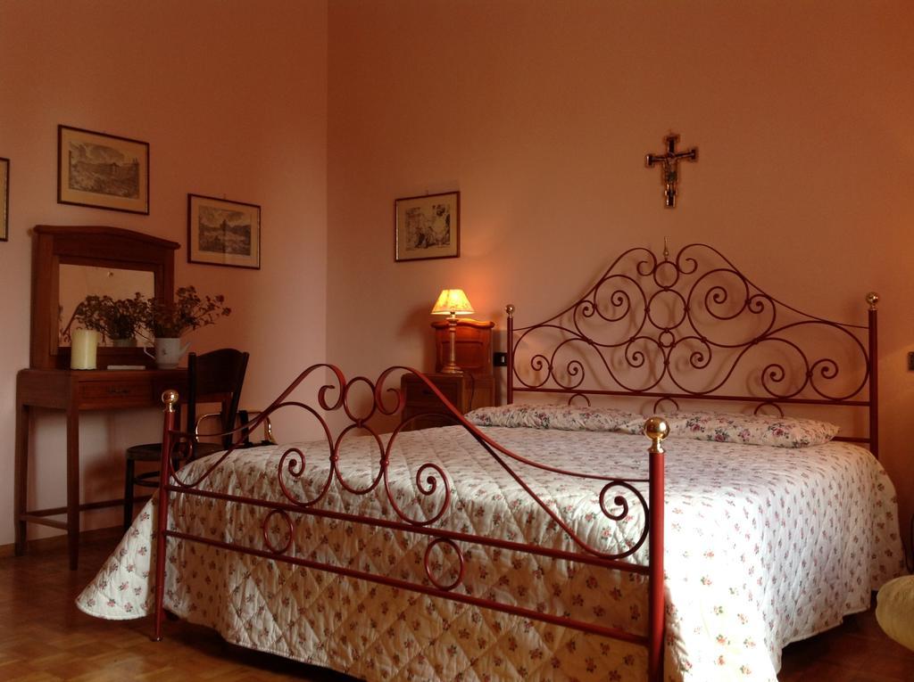 La Romita Ospitalita Rurale Familiare Villa Montisi Bilik gambar