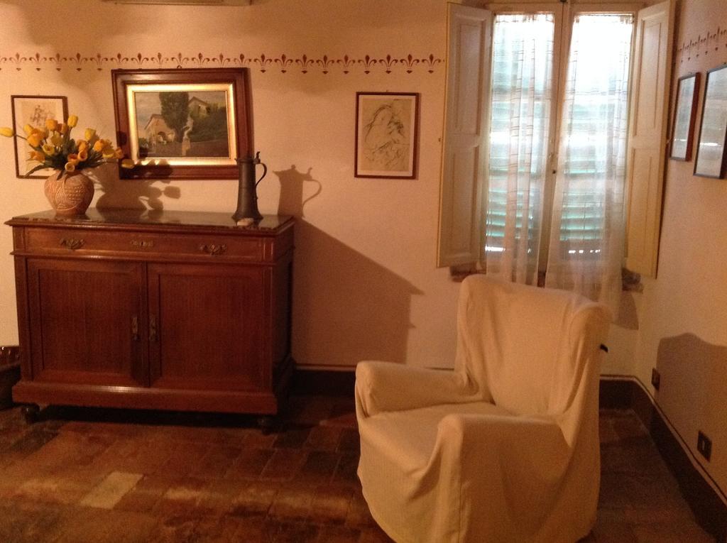 La Romita Ospitalita Rurale Familiare Villa Montisi Bilik gambar