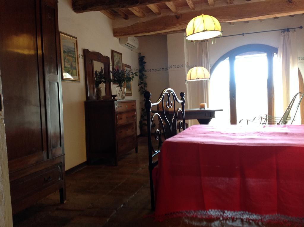La Romita Ospitalita Rurale Familiare Villa Montisi Bilik gambar