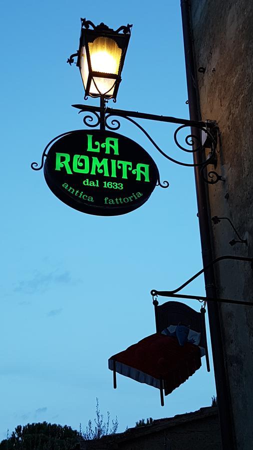 La Romita Ospitalita Rurale Familiare Villa Montisi Luaran gambar